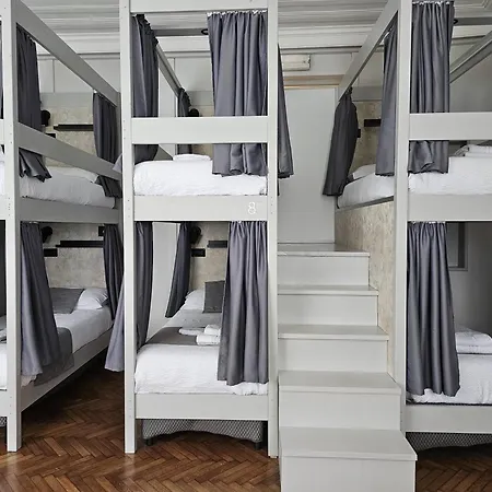 Auberge de jeunesse The Host