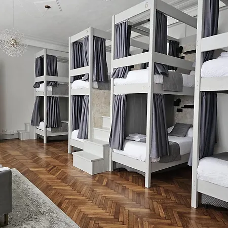 Hostel The Host Parma