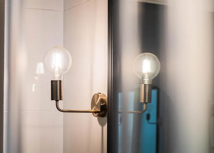 The Host Auberge de jeunesse *