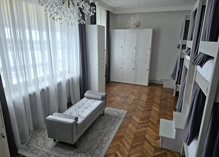 Auberge de jeunesse The Host